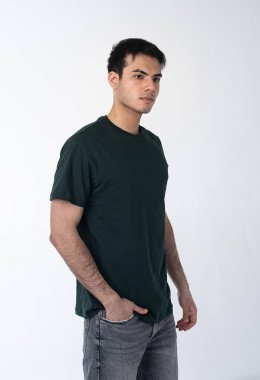 Тёмно-зелёная мужская футболка